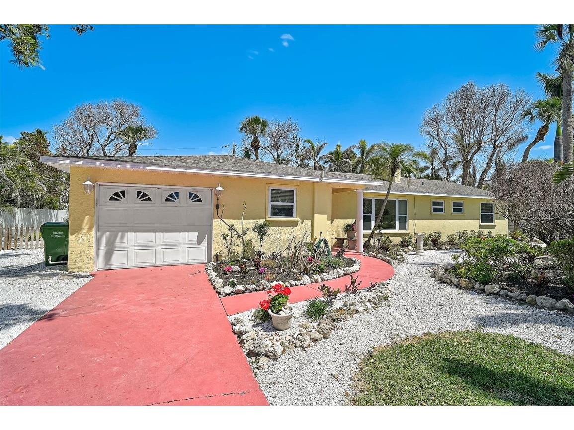 322 S Washington Drive Sarasota FL 34236 A4646891 image1