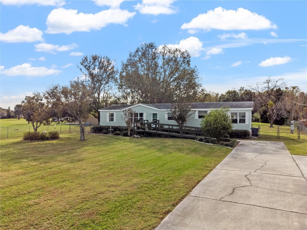 322 Thornhill Estates Court Winter Haven FL 33880 O6162793 image1