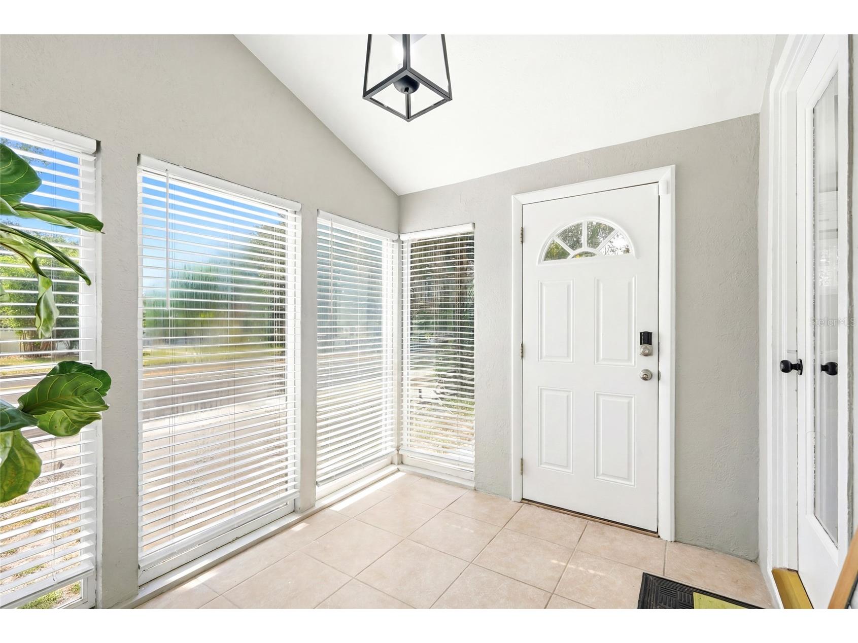 3220 16th Street N Saint Petersburg FL 33704 TB8523711 image5