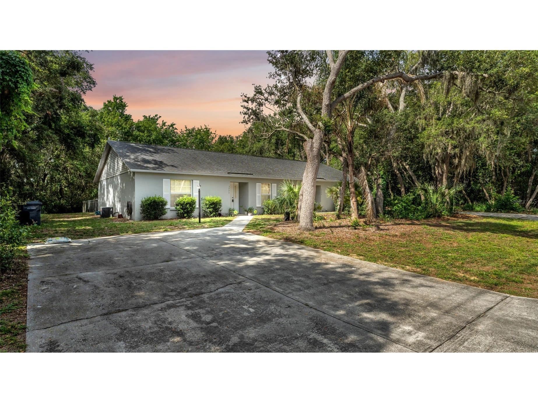 3220 Courtney Drive Lake Wales FL 33898 L4962002 image1
