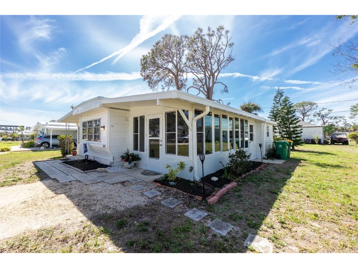 3220 Holly Avenue Englewood FL 34224 D6140870 image1
