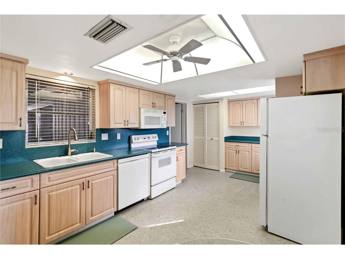 3220 Southfield Lane #810 Sarasota FL 34239 D6140780 image33