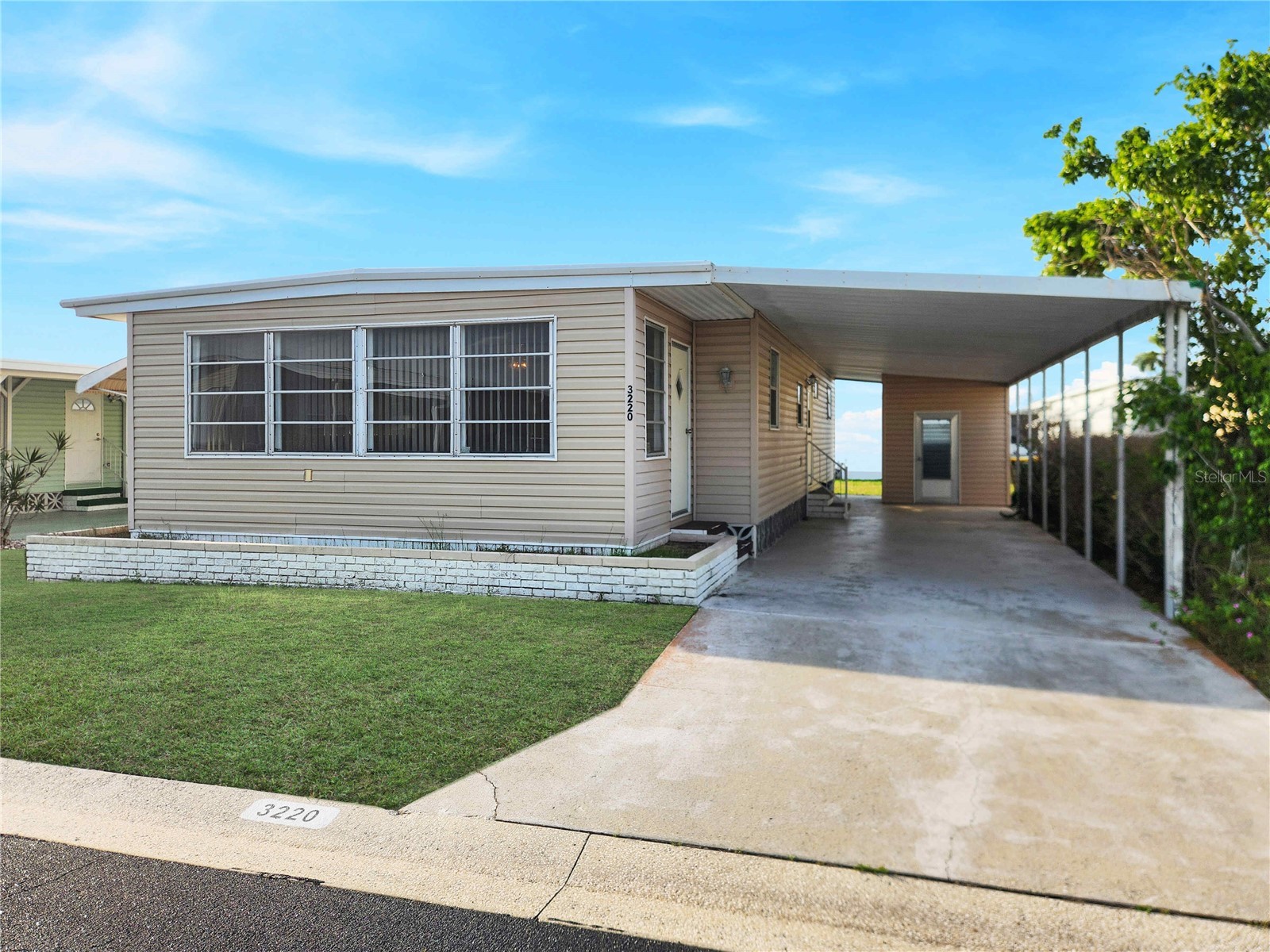 3220 Sweet Gum Terrace Sarasota FL 34237 A4686797 image1