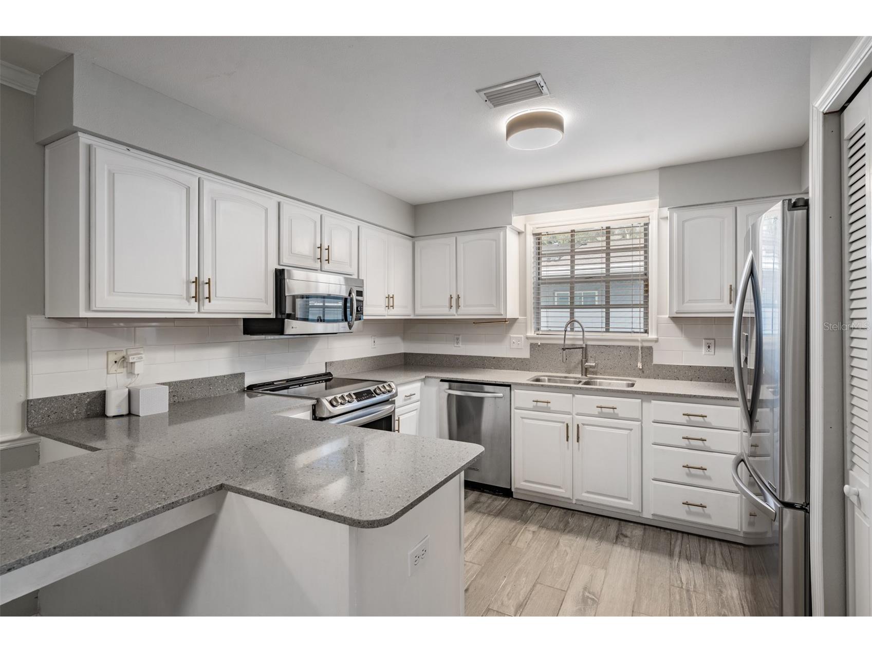 3220 W Bay Villa Avenue Tampa FL 33611 TB8490954 image12
