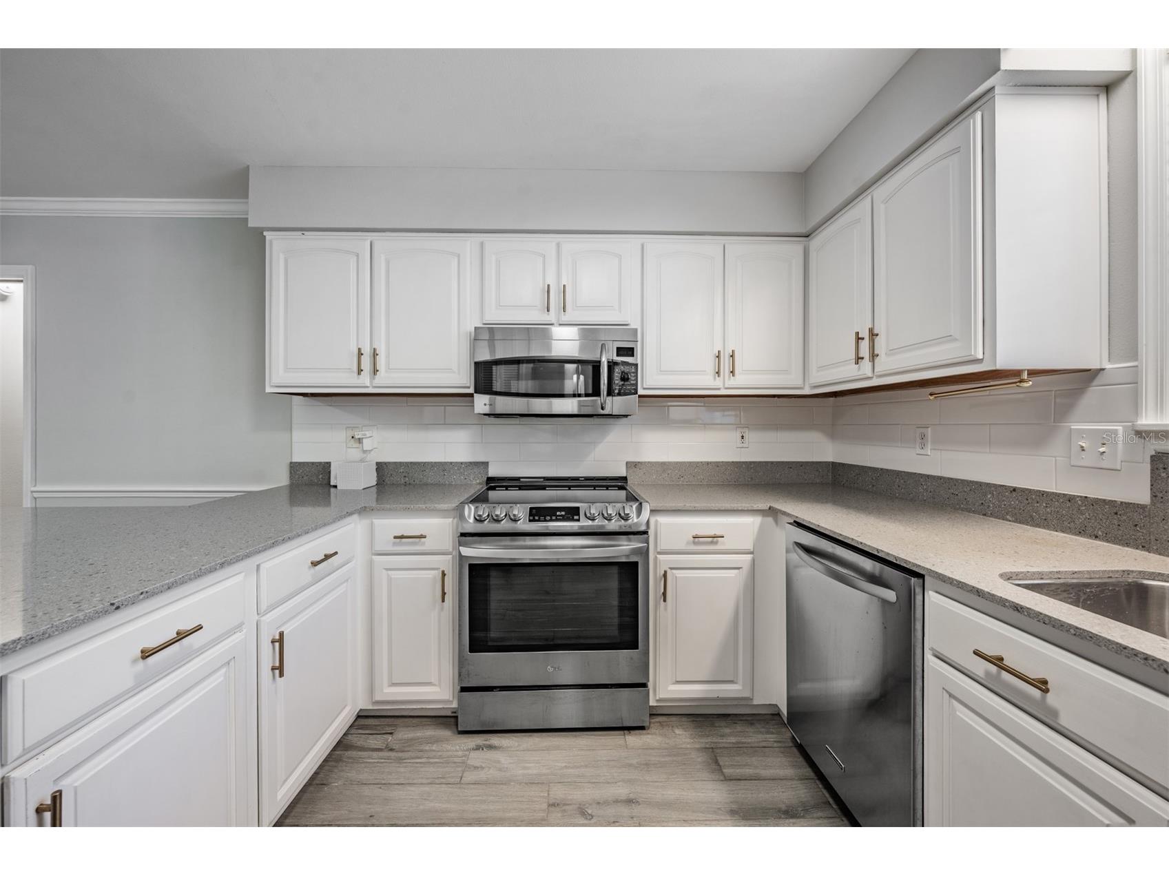 3220 W Bay Villa Avenue Tampa FL 33611 TB8490954 image15