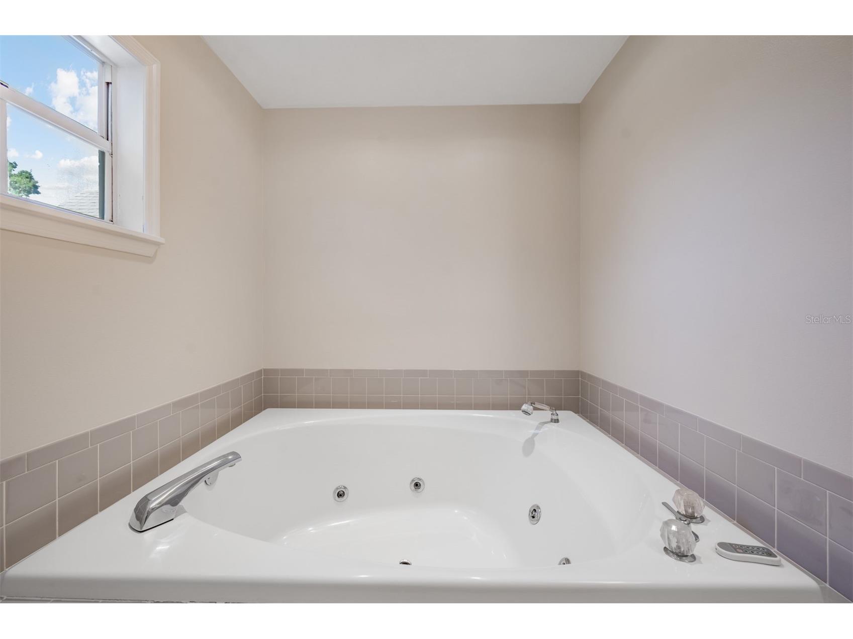 3220 W Bay Villa Avenue Tampa FL 33611 TB8490954 image30