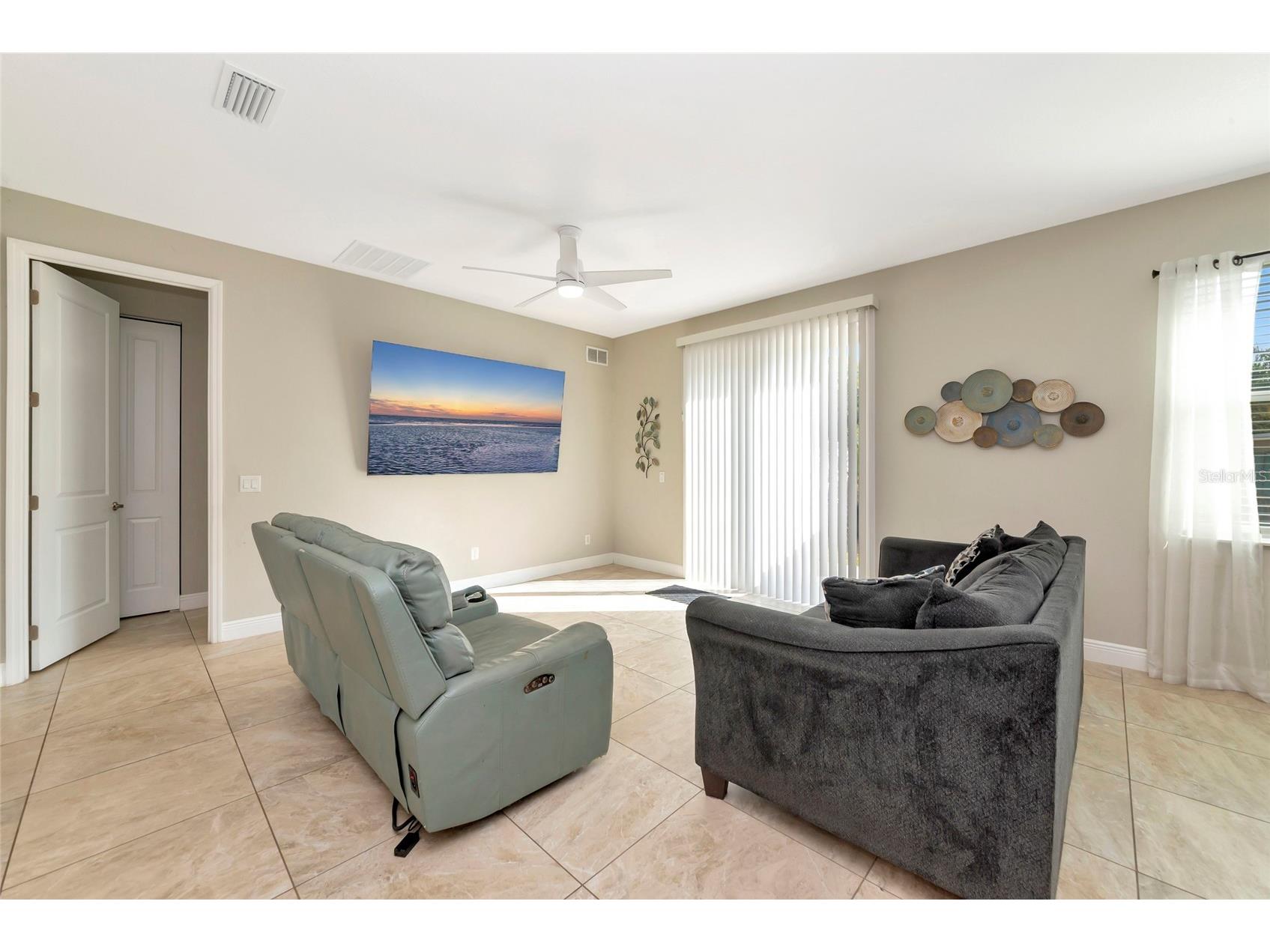 3221 3rd Street E Bradenton FL 34208 A4682120 image8