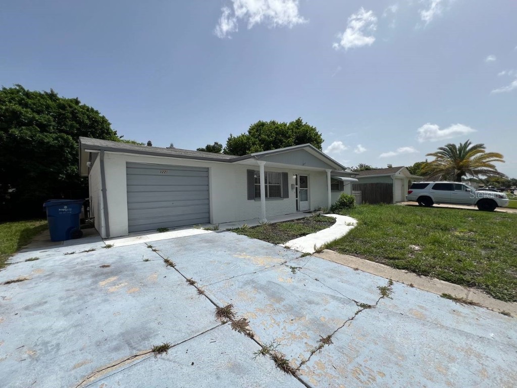 3221 Atlantis Drive Holiday FL 34691 T3540516 image1