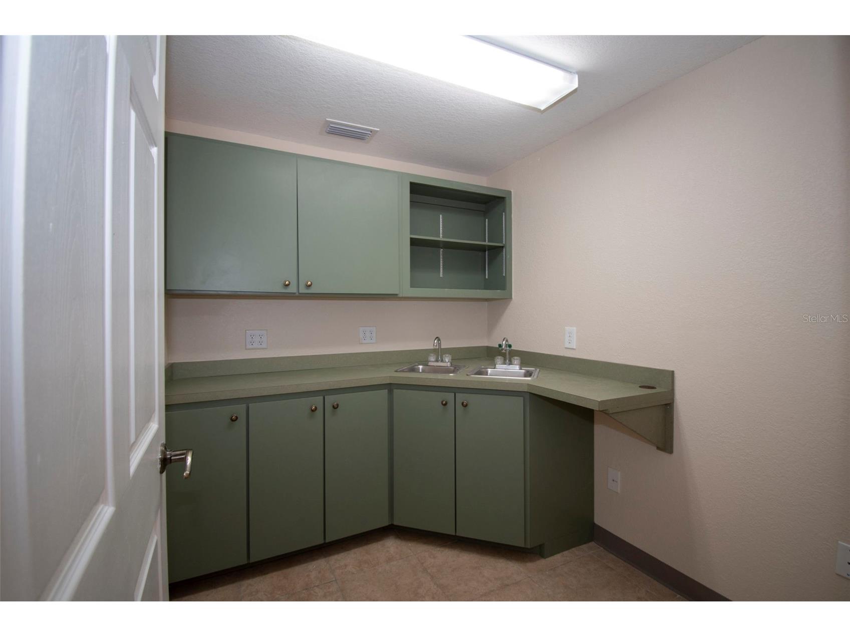 3221 Tamiami Trl #16 Port Charlotte FL 33952 C7489584 image19