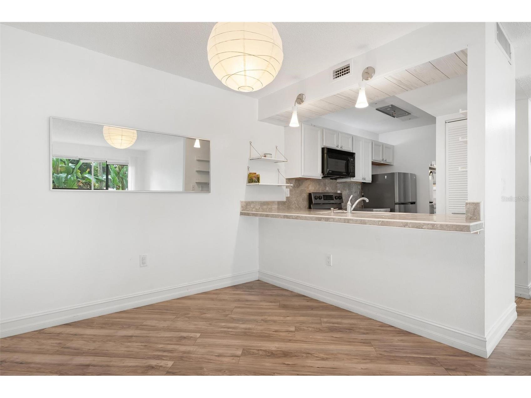 3223 Beneva Road #101 Sarasota FL 34232 A4686288 image8