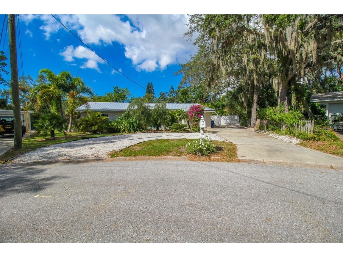 3223 Rowena Street Sarasota FL 34231 A4552338 image1