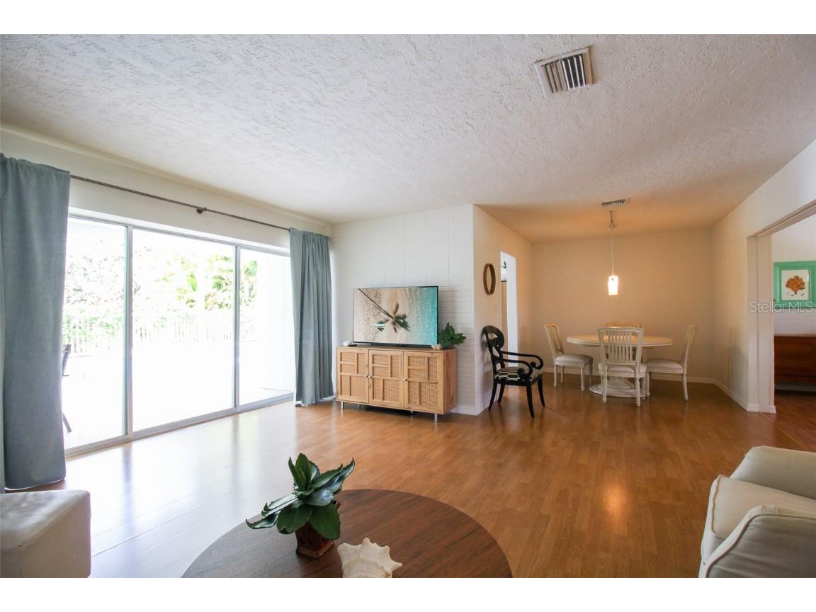 3223 Rowena Street Sarasota FL 34231 A4552338 image10