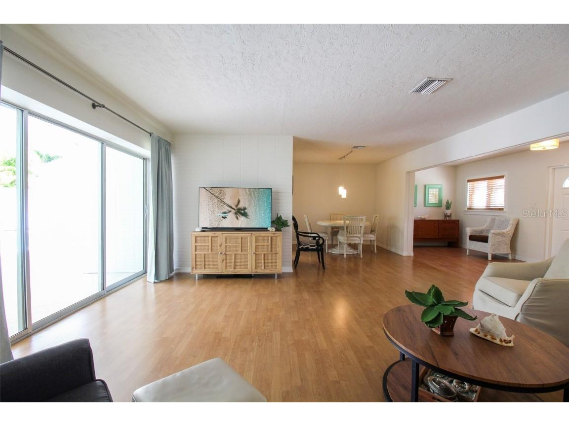 3223 Rowena Street Sarasota FL 34231 A4552338 image11