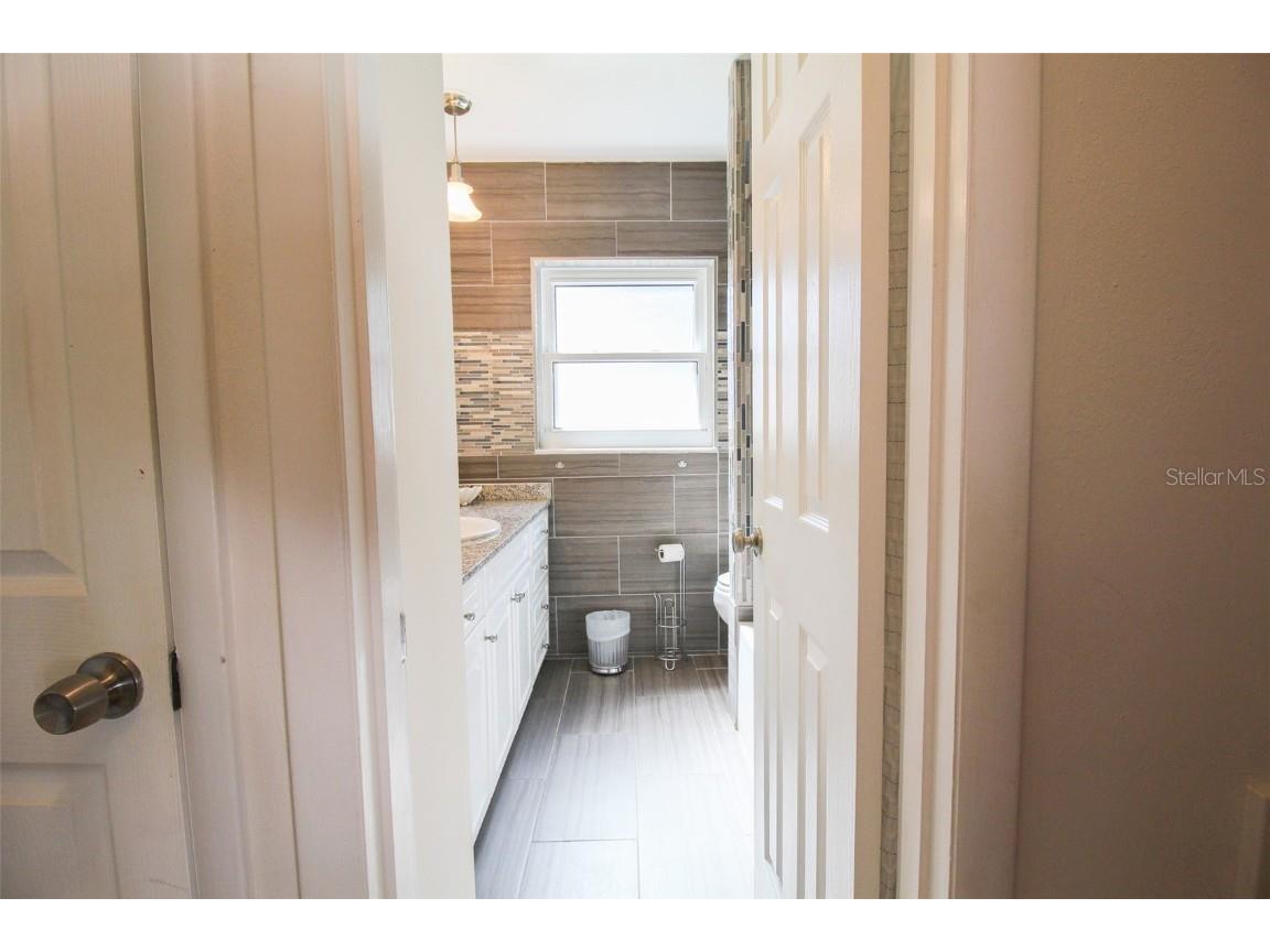 3223 Rowena Street Sarasota FL 34231 A4552338 image24