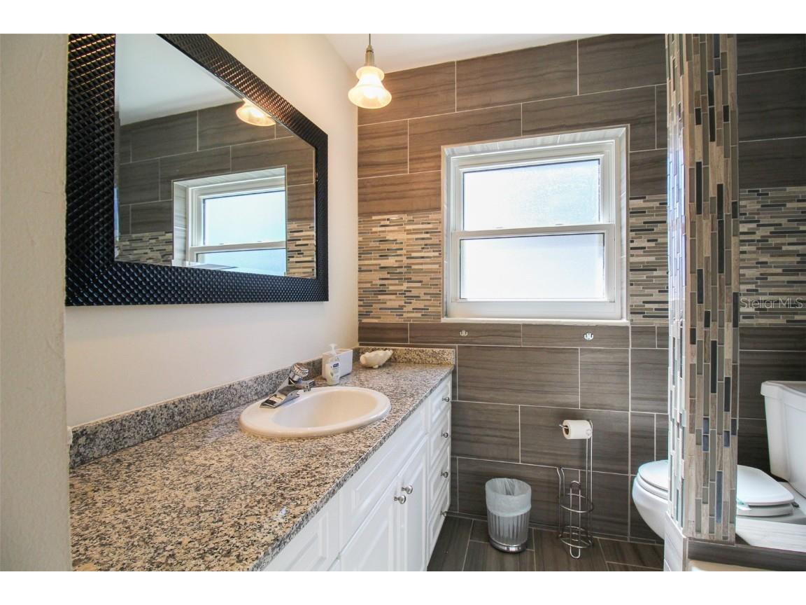 3223 Rowena Street Sarasota FL 34231 A4552338 image25