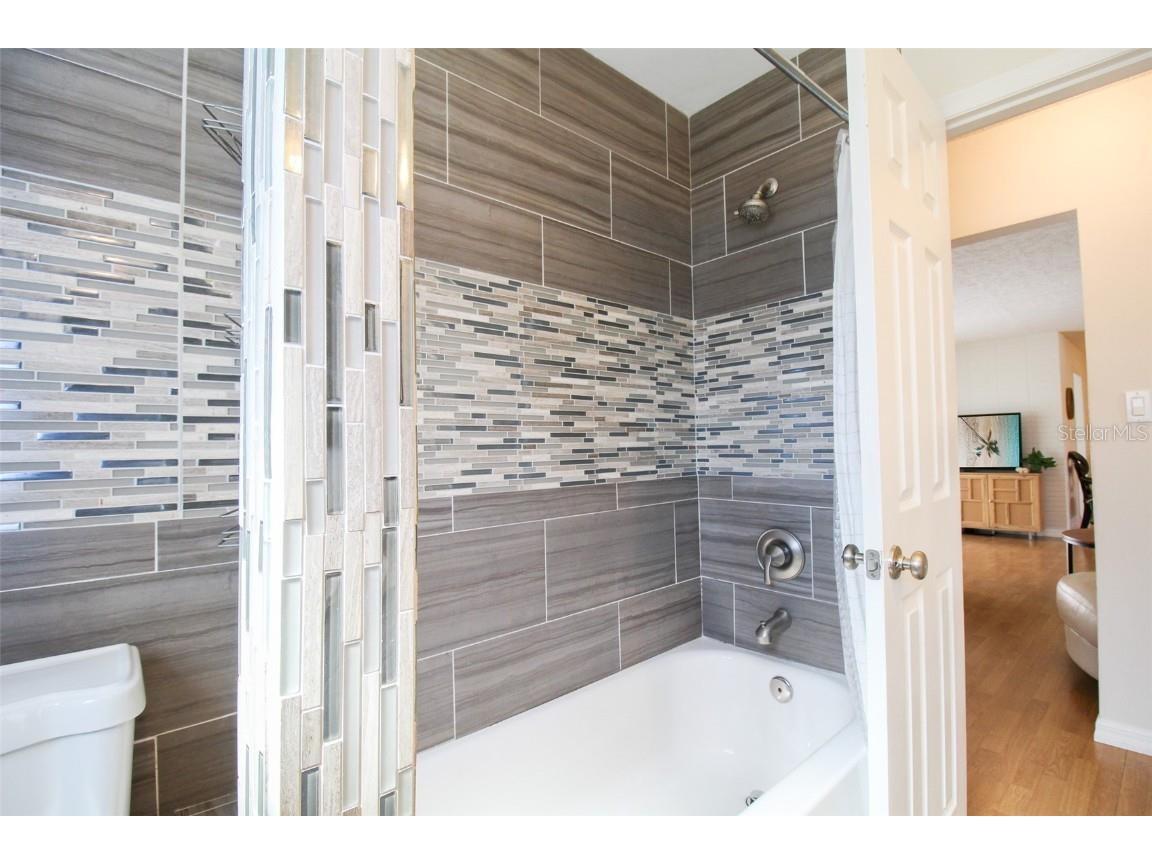 3223 Rowena Street Sarasota FL 34231 A4552338 image26