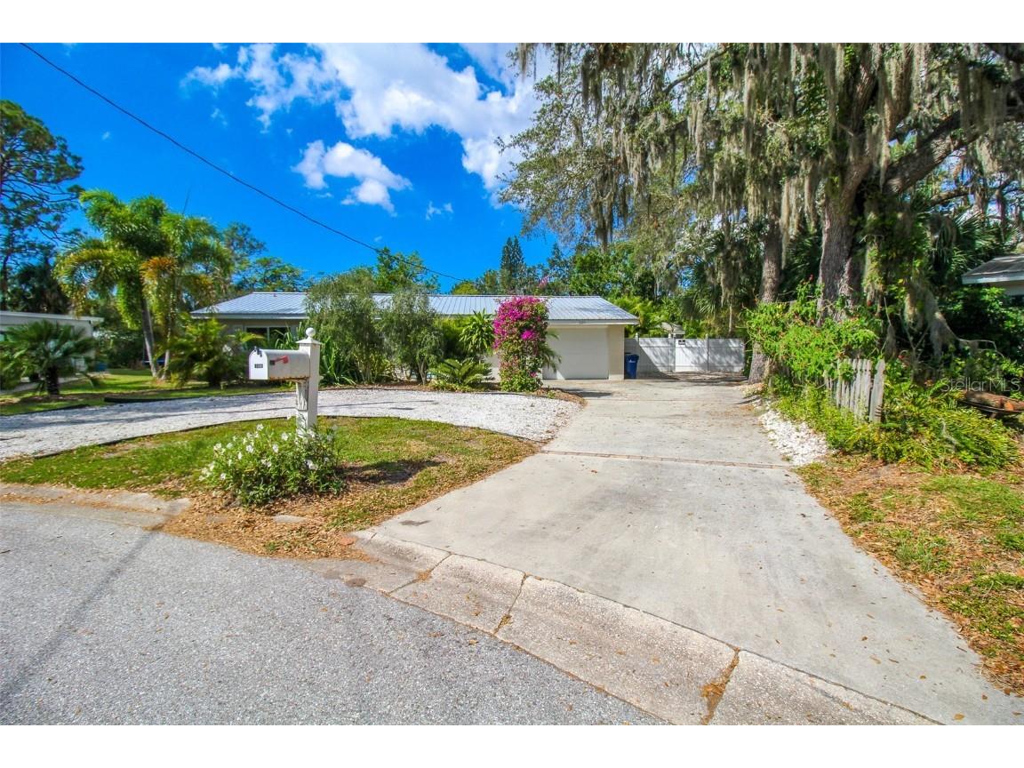 3223 Rowena Street Sarasota FL 34231 A4552338 image3