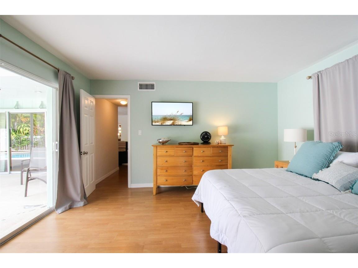 3223 Rowena Street Sarasota FL 34231 A4552338 image35