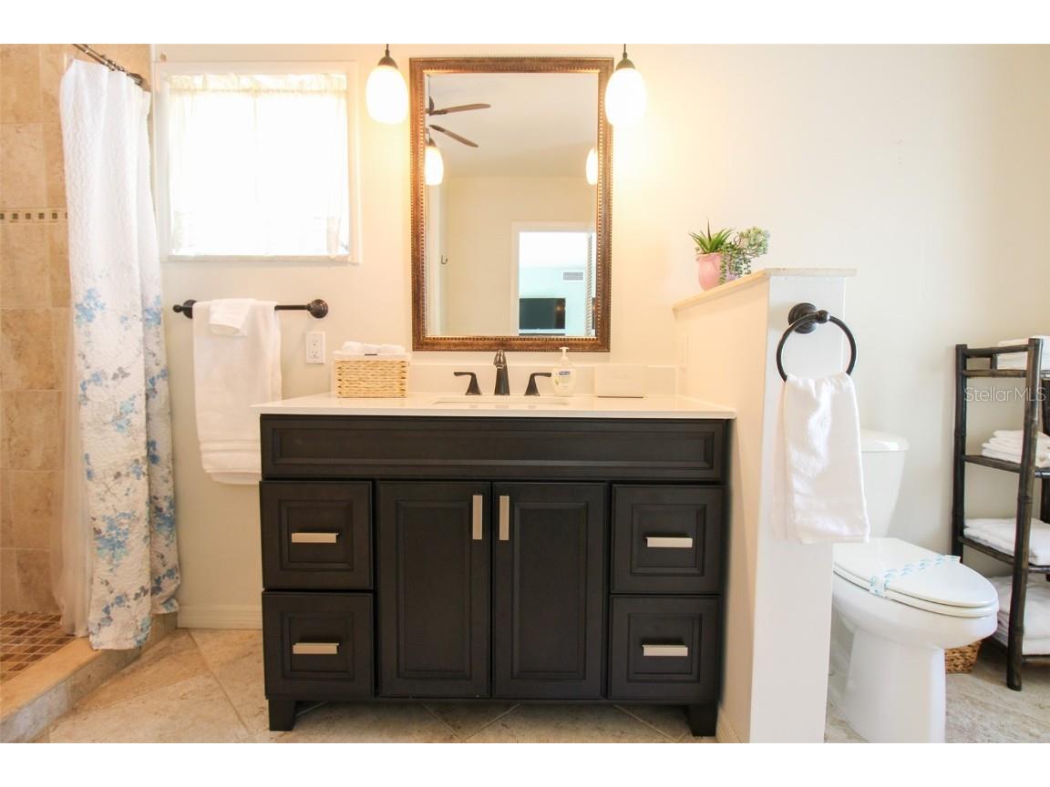 3223 Rowena Street Sarasota FL 34231 A4552338 image37