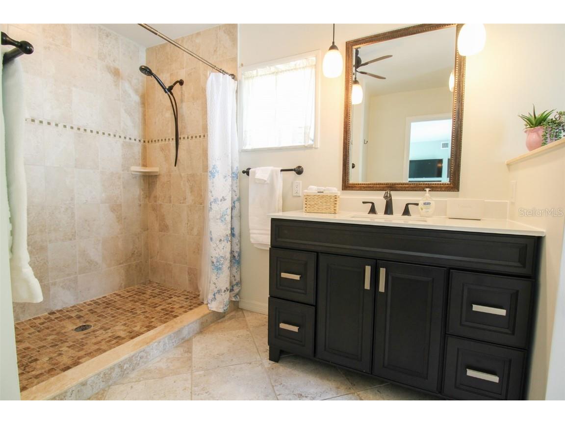 3223 Rowena Street Sarasota FL 34231 A4552338 image38