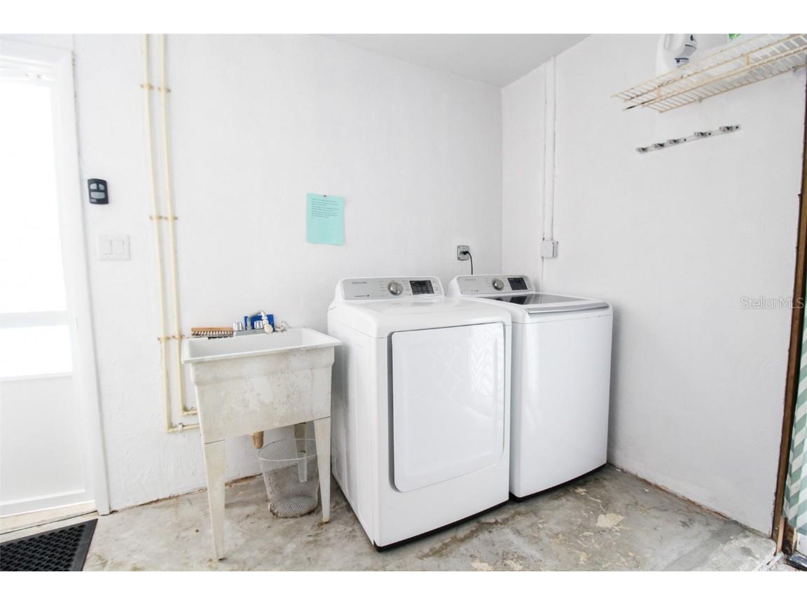 3223 Rowena Street Sarasota FL 34231 A4552338 image41