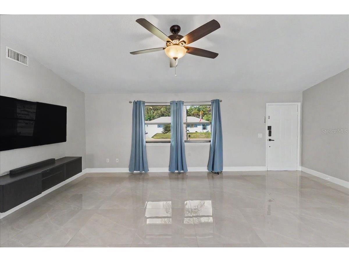 3223 Tamarind Drive Edgewater FL 32141 O6399485 image8