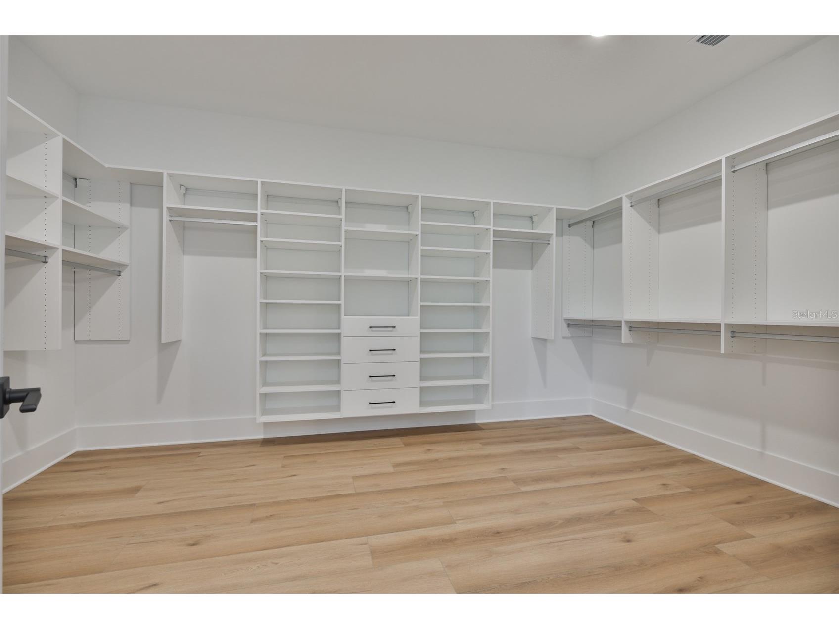 3223 W Paxton Avenue Tampa FL 33611 TB8448416 image25