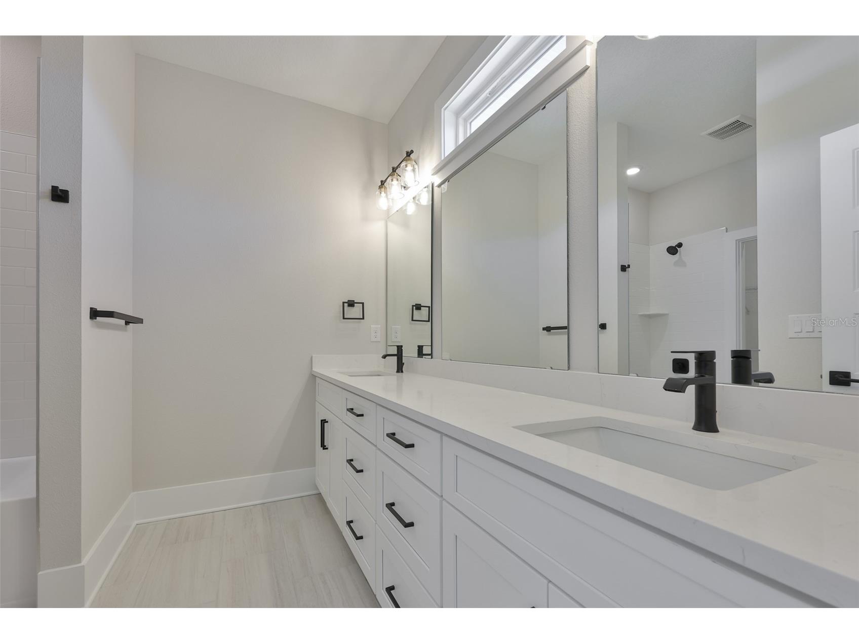 3223 W Paxton Avenue Tampa FL 33611 TB8448416 image37