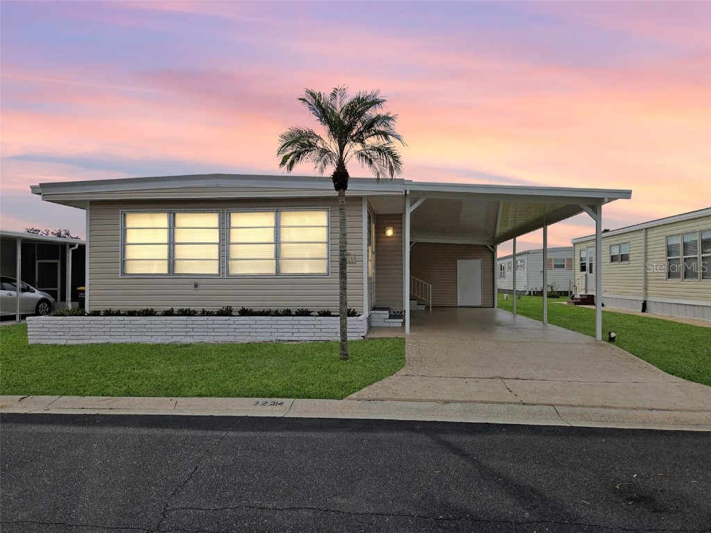 3224 Aspen Terrace Sarasota FL 34237 A4674518 image1