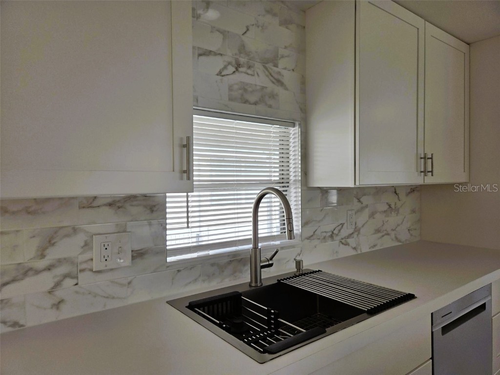 3224 Aspen Terrace Sarasota FL 34237 A4674518 image11