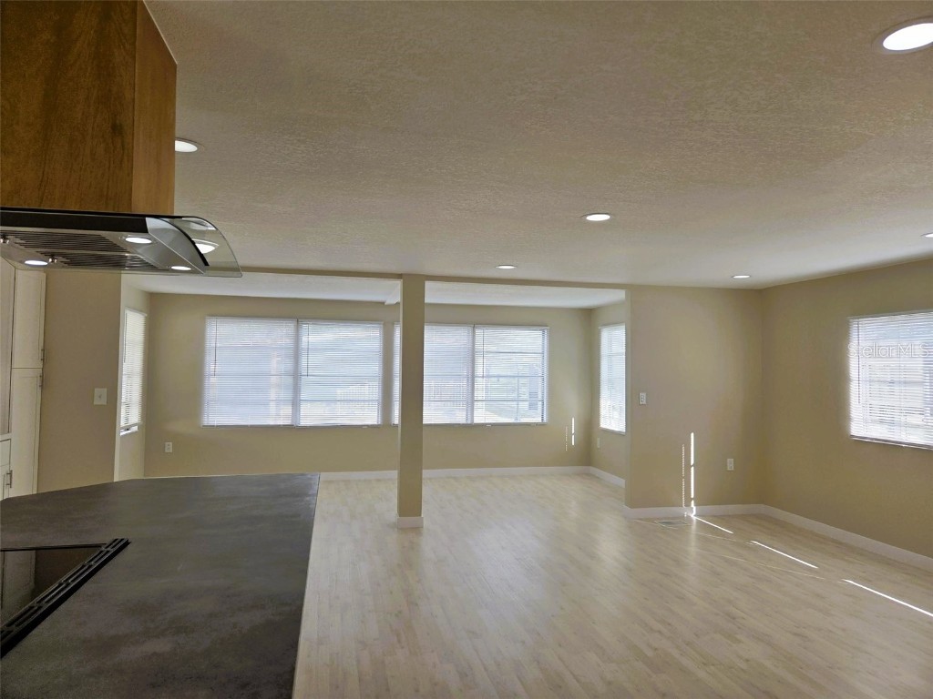 3224 Aspen Terrace Sarasota FL 34237 A4674518 image17