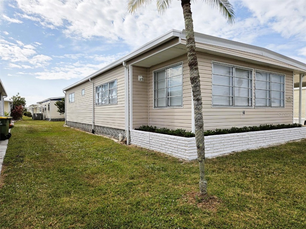 3224 Aspen Terrace Sarasota FL 34237 A4674518 image2