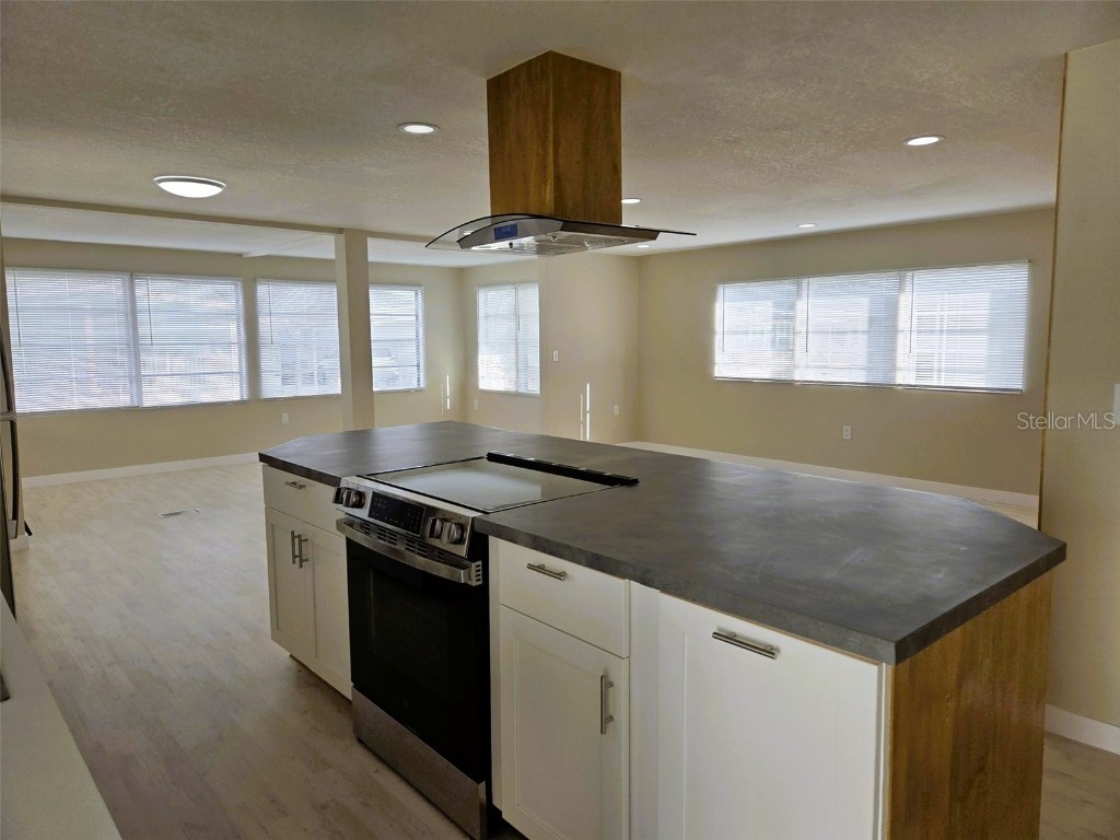 3224 Aspen Terrace Sarasota FL 34237 A4674518 image8