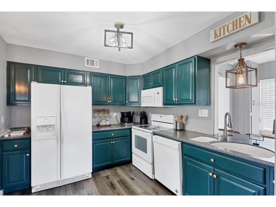 3224 Williamsburg Street Sarasota FL 34231 A4674010 image10