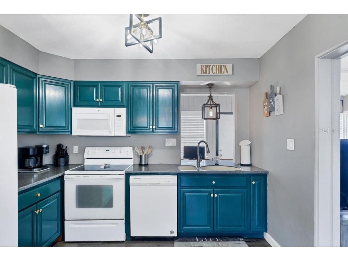 3224 Williamsburg Street Sarasota FL 34231 A4674010 image9