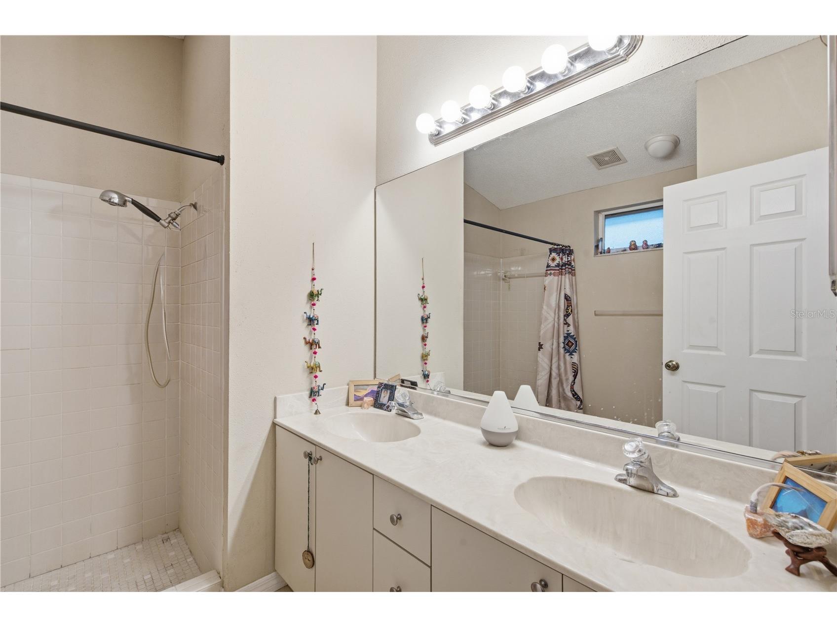 3225 Gulf Watch Court Sarasota FL 34231 TB8519650 image18