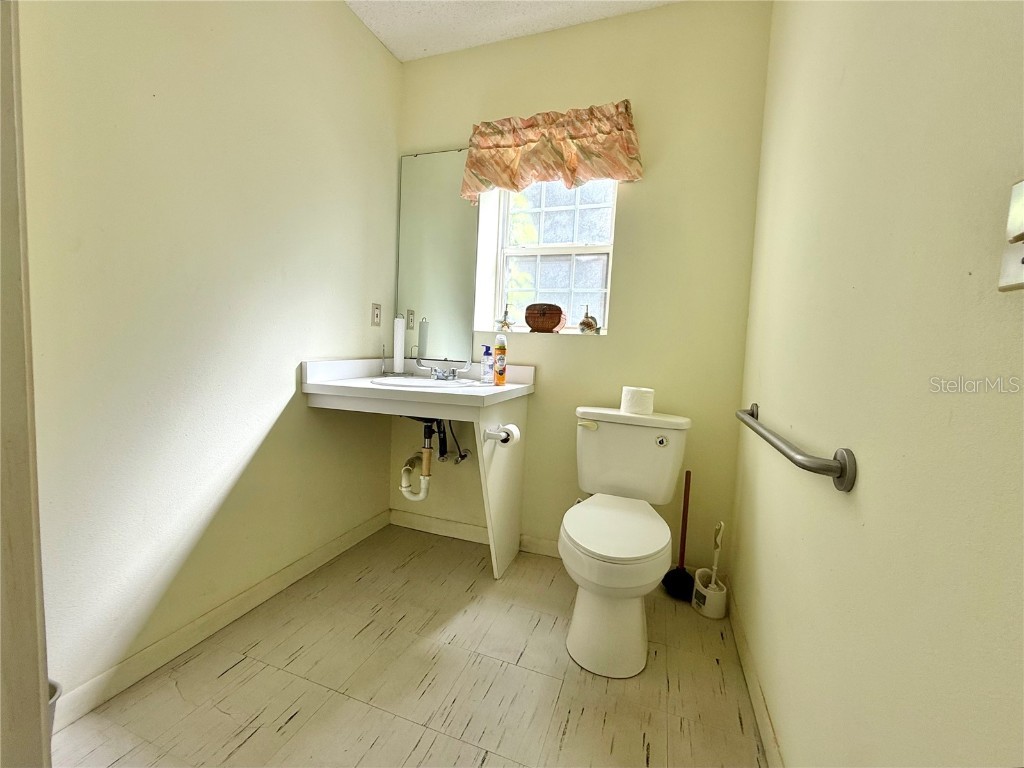 3225 NE 14th Street Ocala FL 34470 OM710471 image10