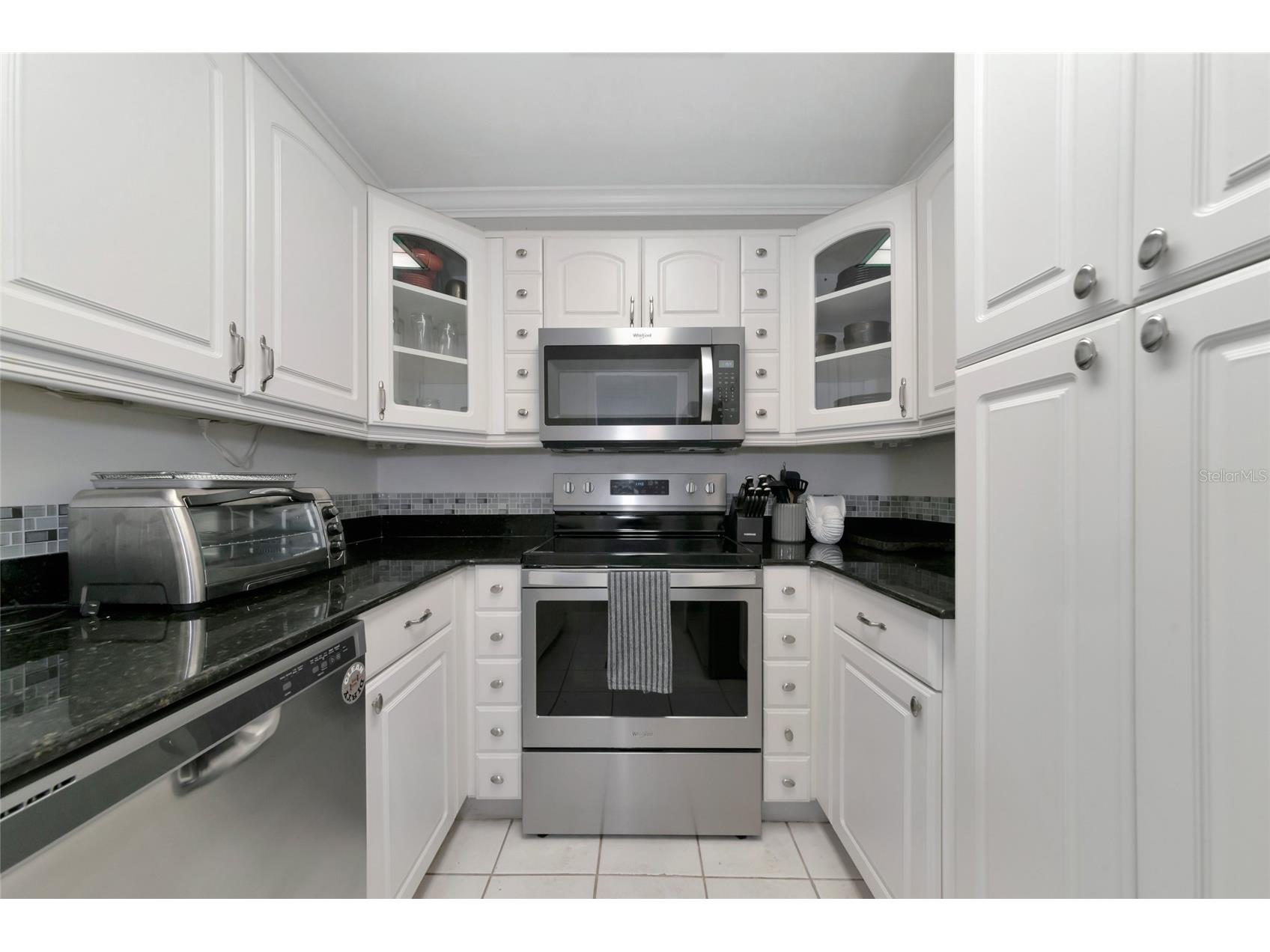 3225 Ramblewood Drive Sarasota FL 34237 A4678479 image10