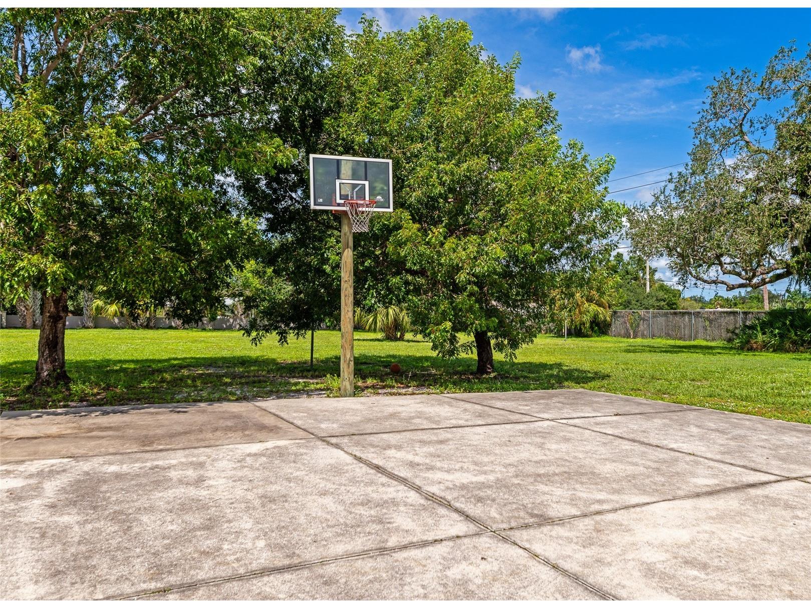 3225 Ramblewood Drive Sarasota FL 34237 A4678479 image6