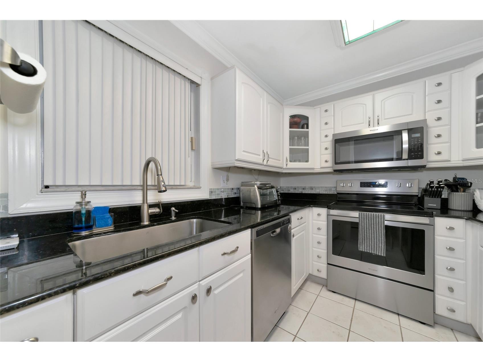 3225 Ramblewood Drive Sarasota FL 34237 A4678479 image9