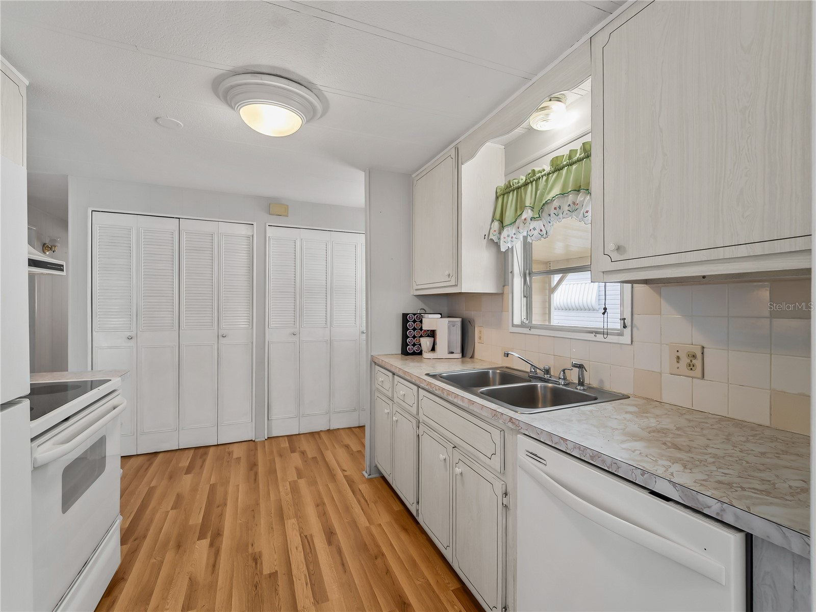 3226 Sweet Bay Terrace Sarasota FL 34237 A4698716 image9