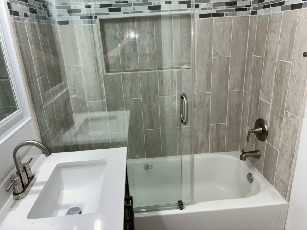 3227 70th Avenue N Saint Petersburg FL 33702 TB8456866 image11