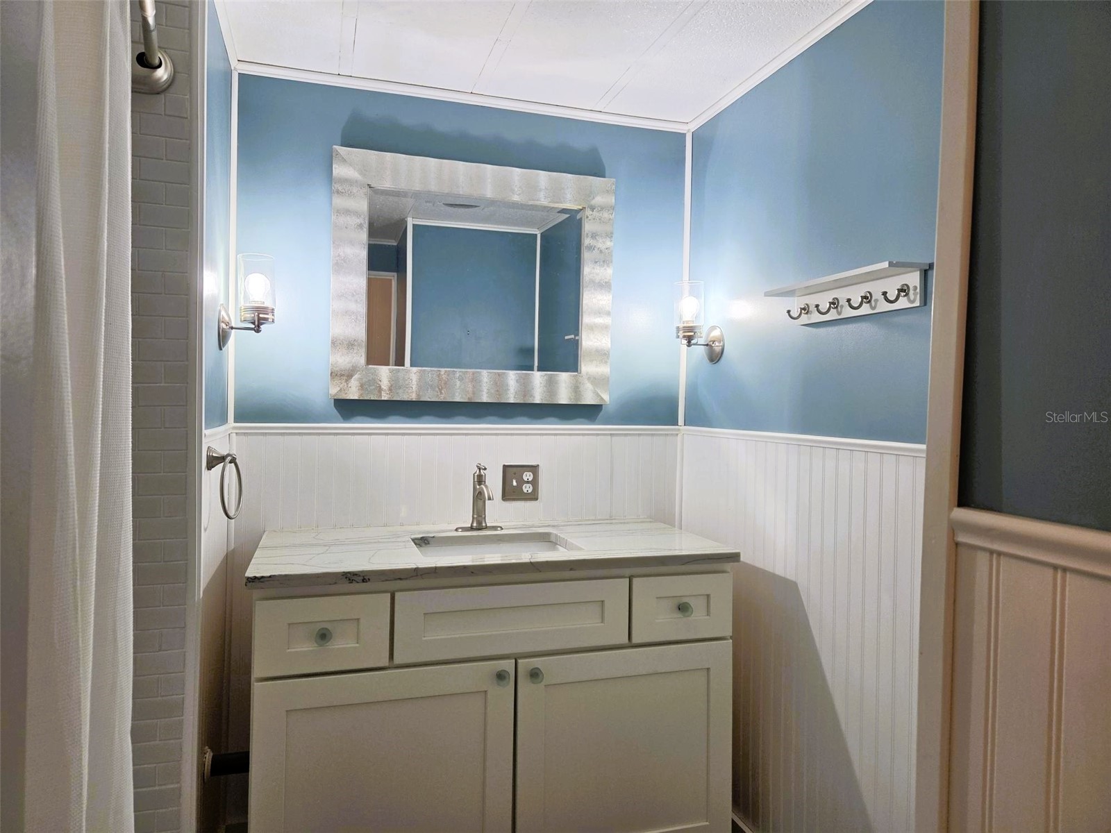 3227 Bayberry Terrace Sarasota FL 34237 A4694645 image20