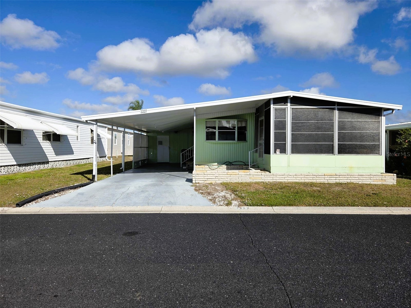 3227 Pink Oak Terrace Sarasota FL 34237 A4678128 image1