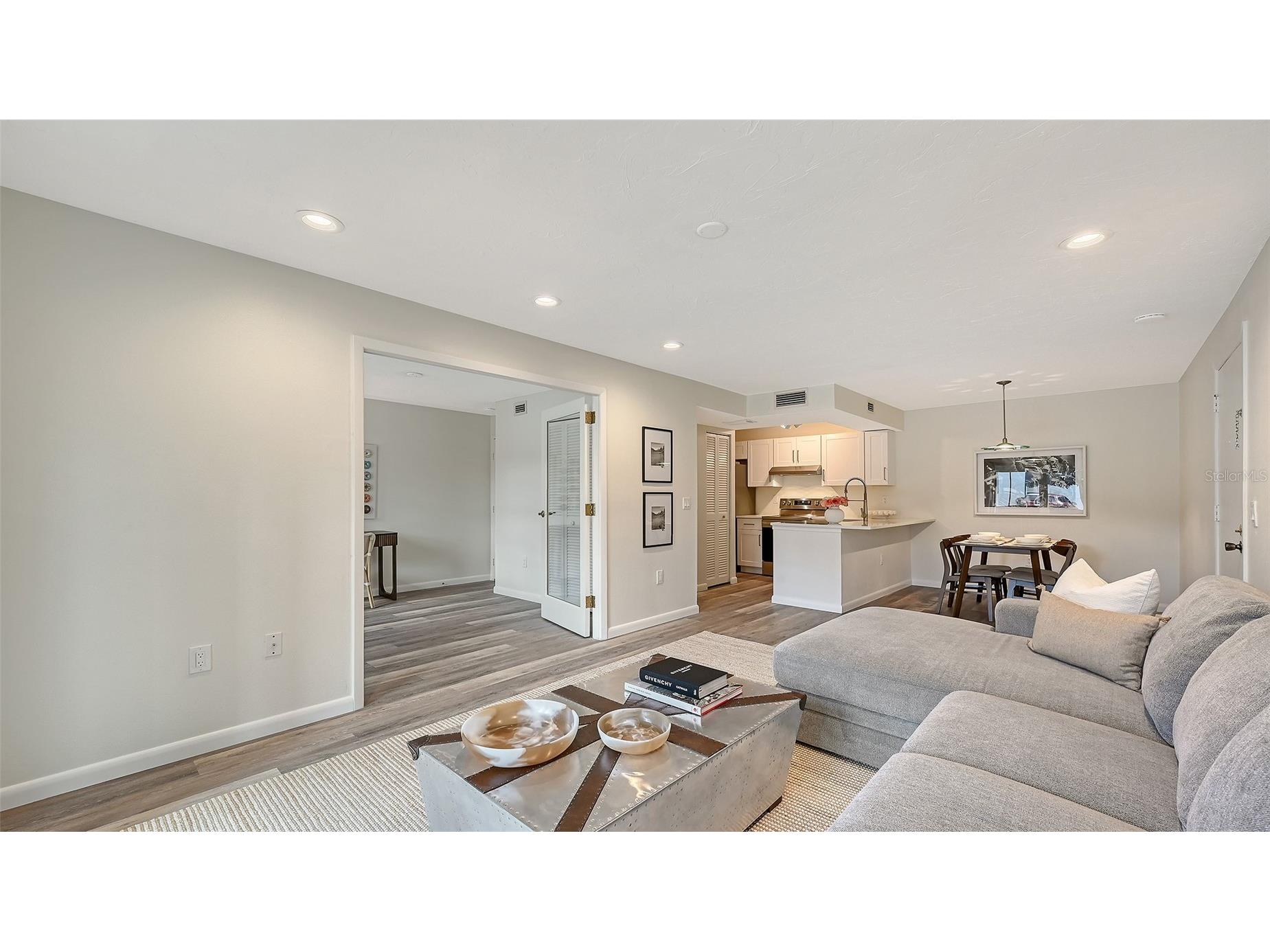 3229 Beneva Road #101 Sarasota FL 34232 A4682891 image9