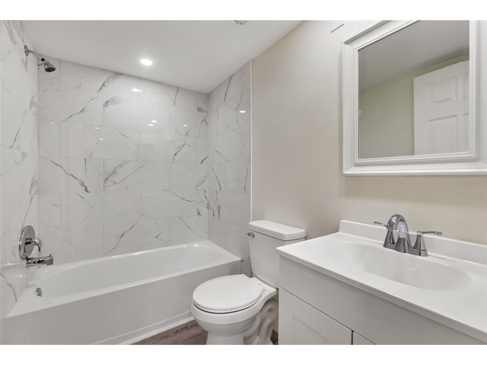 3229 Beneva Road #203 Sarasota FL 34232 A4694705 image19