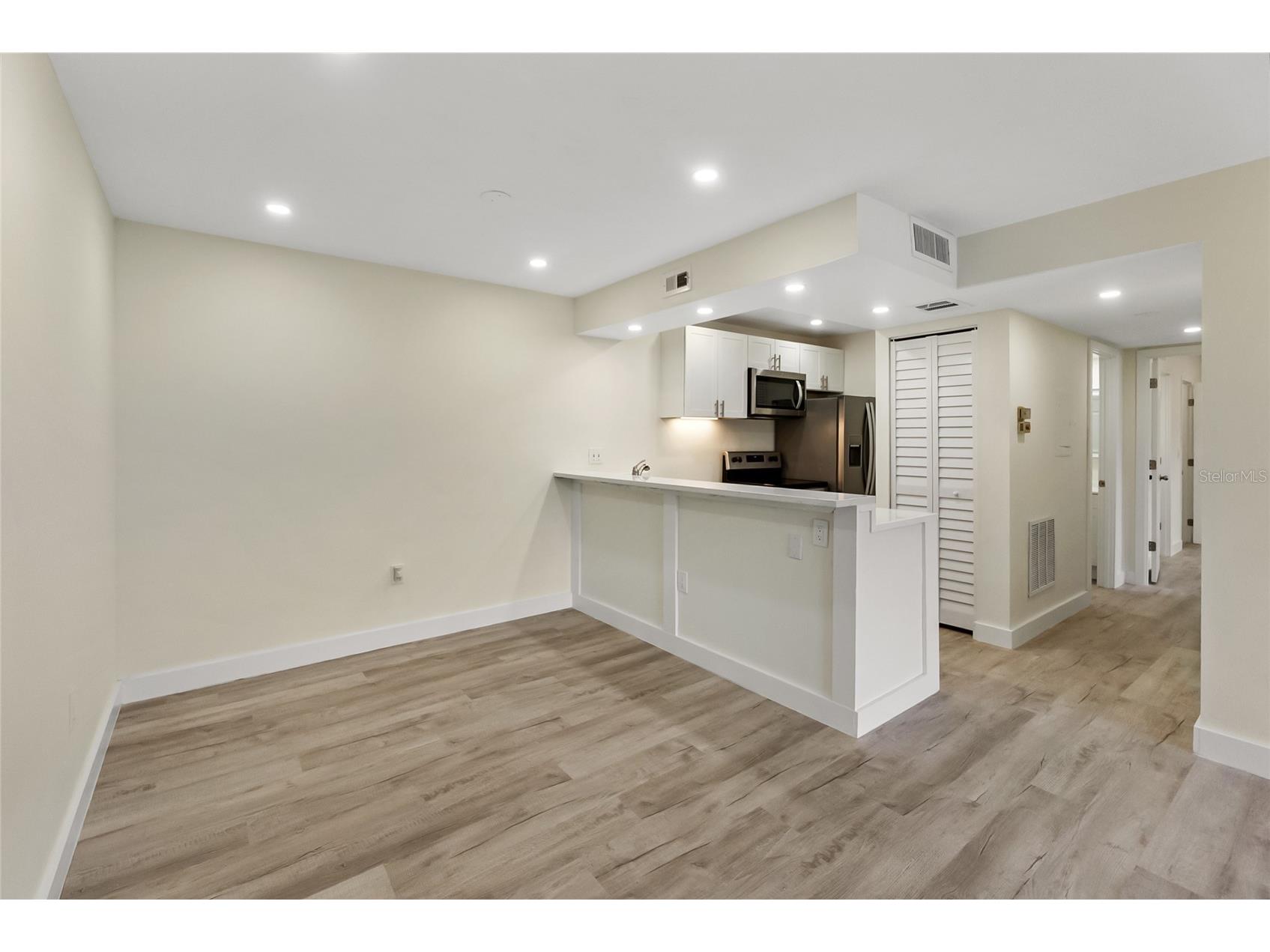 3229 Beneva Road #203 Sarasota FL 34232 A4694705 image2