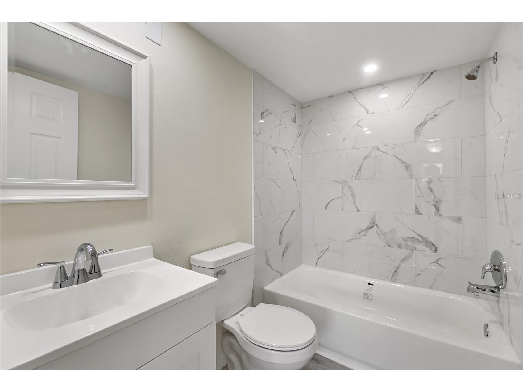 3229 Beneva Road #203 Sarasota FL 34232 A4694705 image22