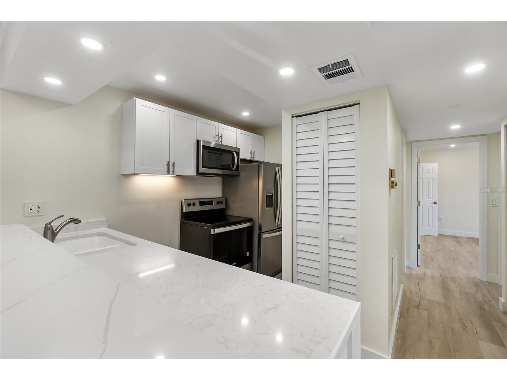 3229 Beneva Road #203 Sarasota FL 34232 A4694705 image6