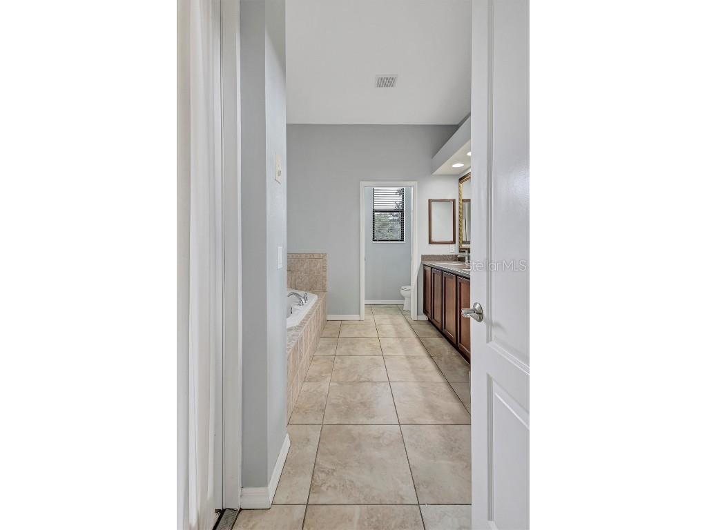 323 141st Court NE Bradenton FL 34212 A4666924 image28